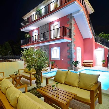 Apartments Lux S Tivat Eksteriør bilde