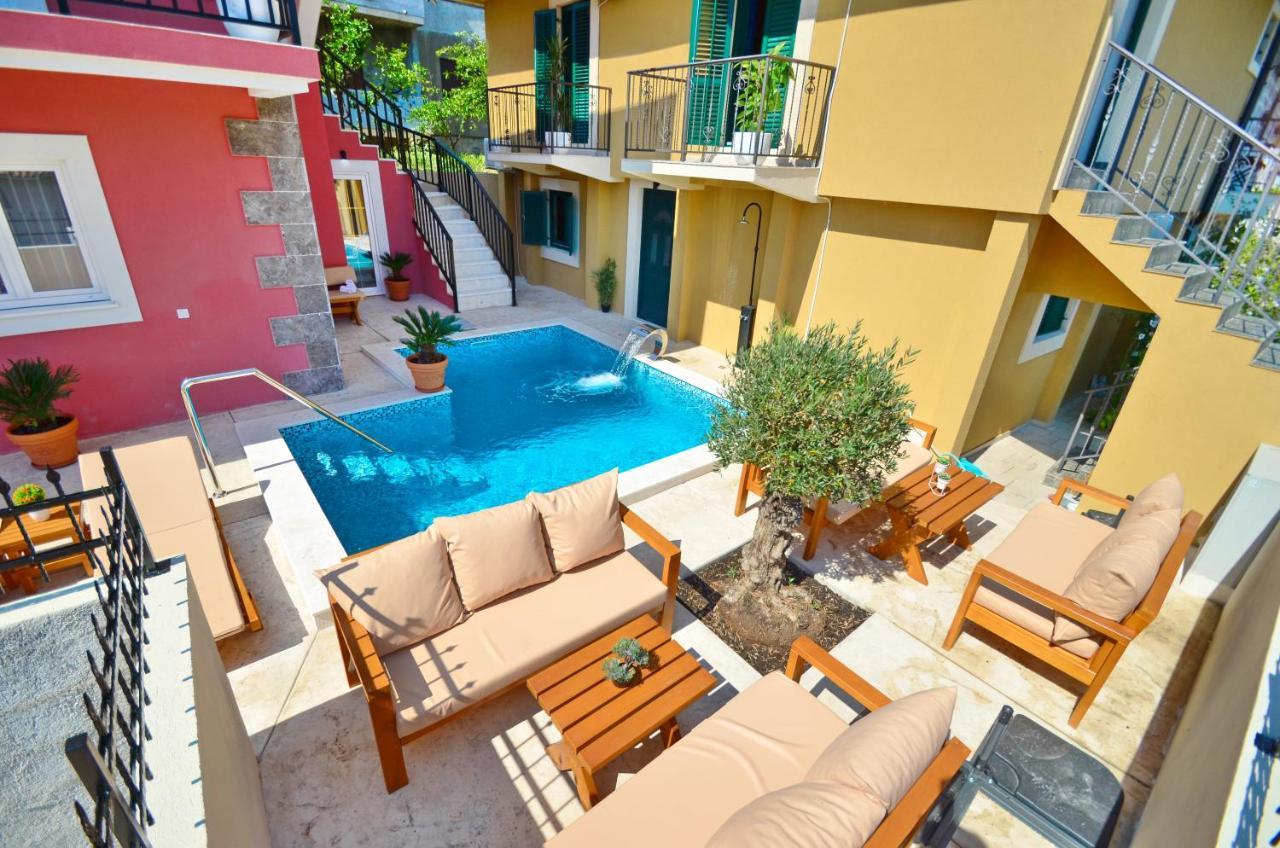 Apartments Lux S Tivat Eksteriør bilde