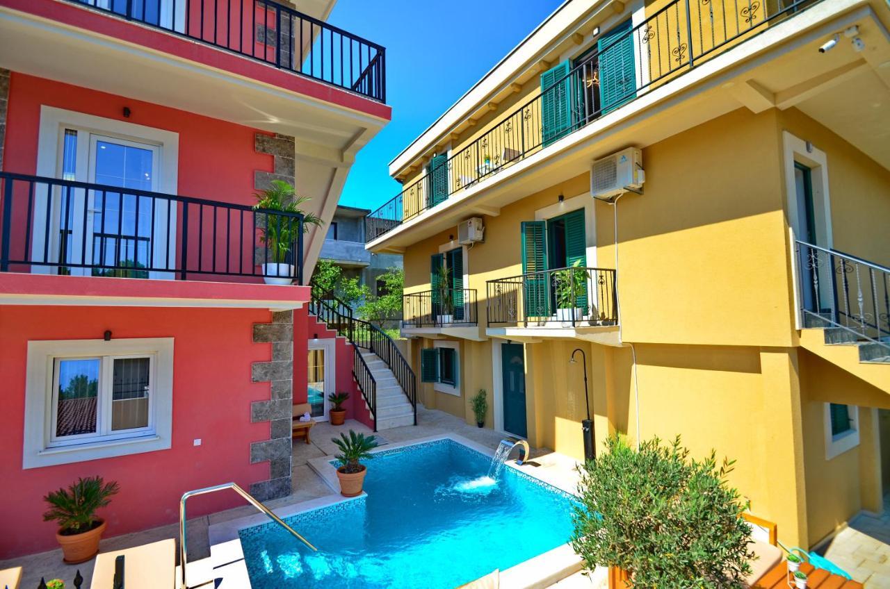 Apartments Lux S Tivat Eksteriør bilde