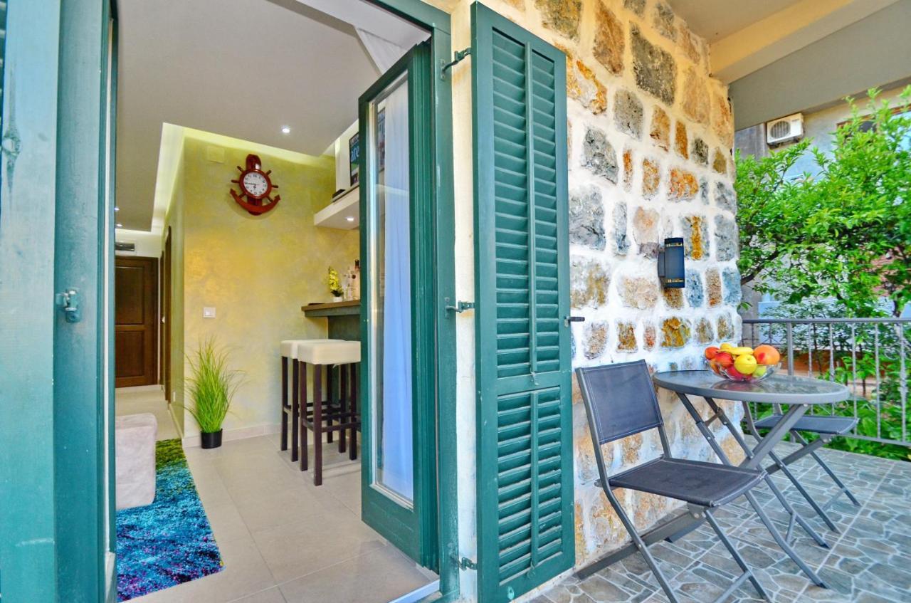Apartments Lux S Tivat Eksteriør bilde