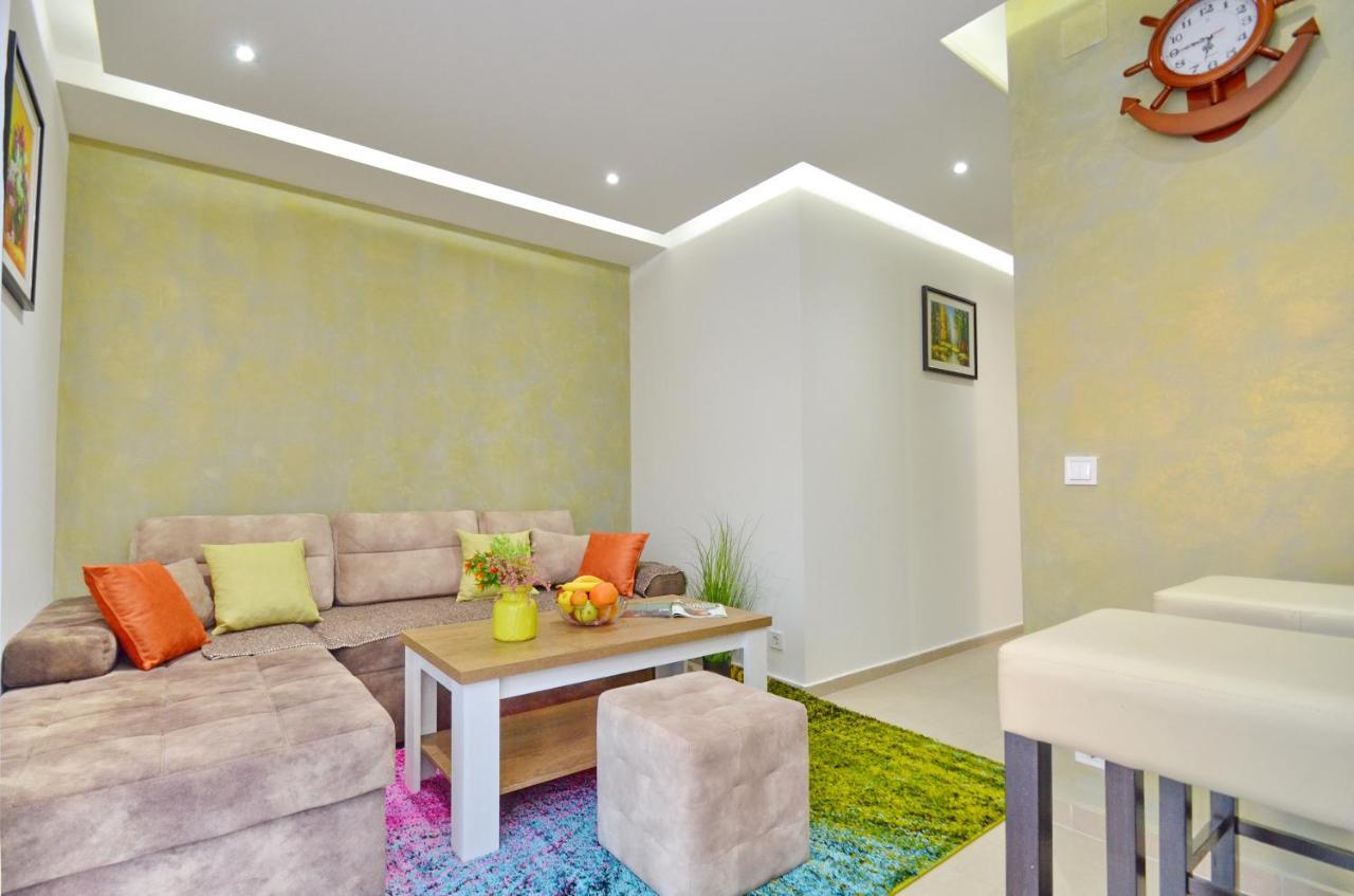 Apartments Lux S Tivat Eksteriør bilde