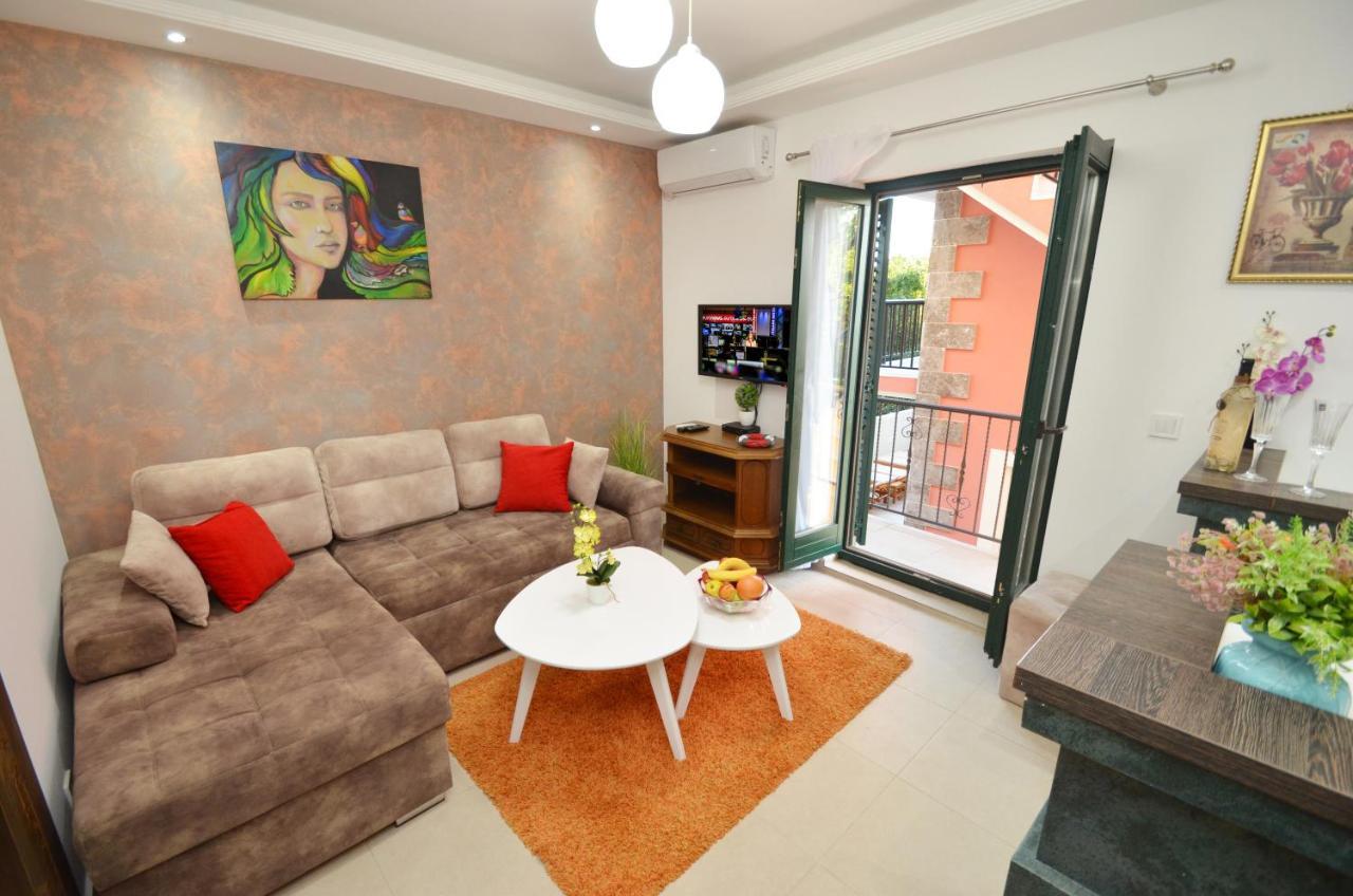 Apartments Lux S Tivat Eksteriør bilde