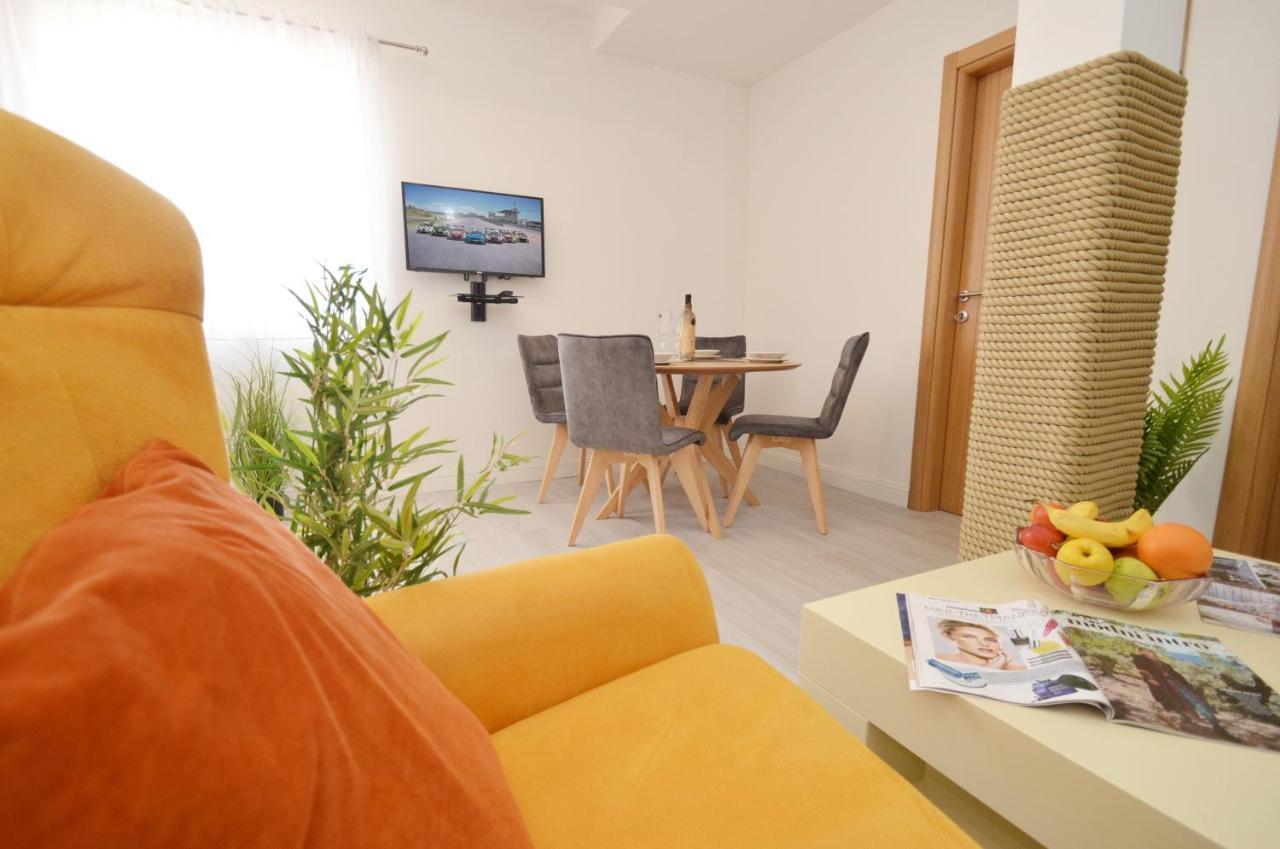 Apartments Lux S Tivat Eksteriør bilde