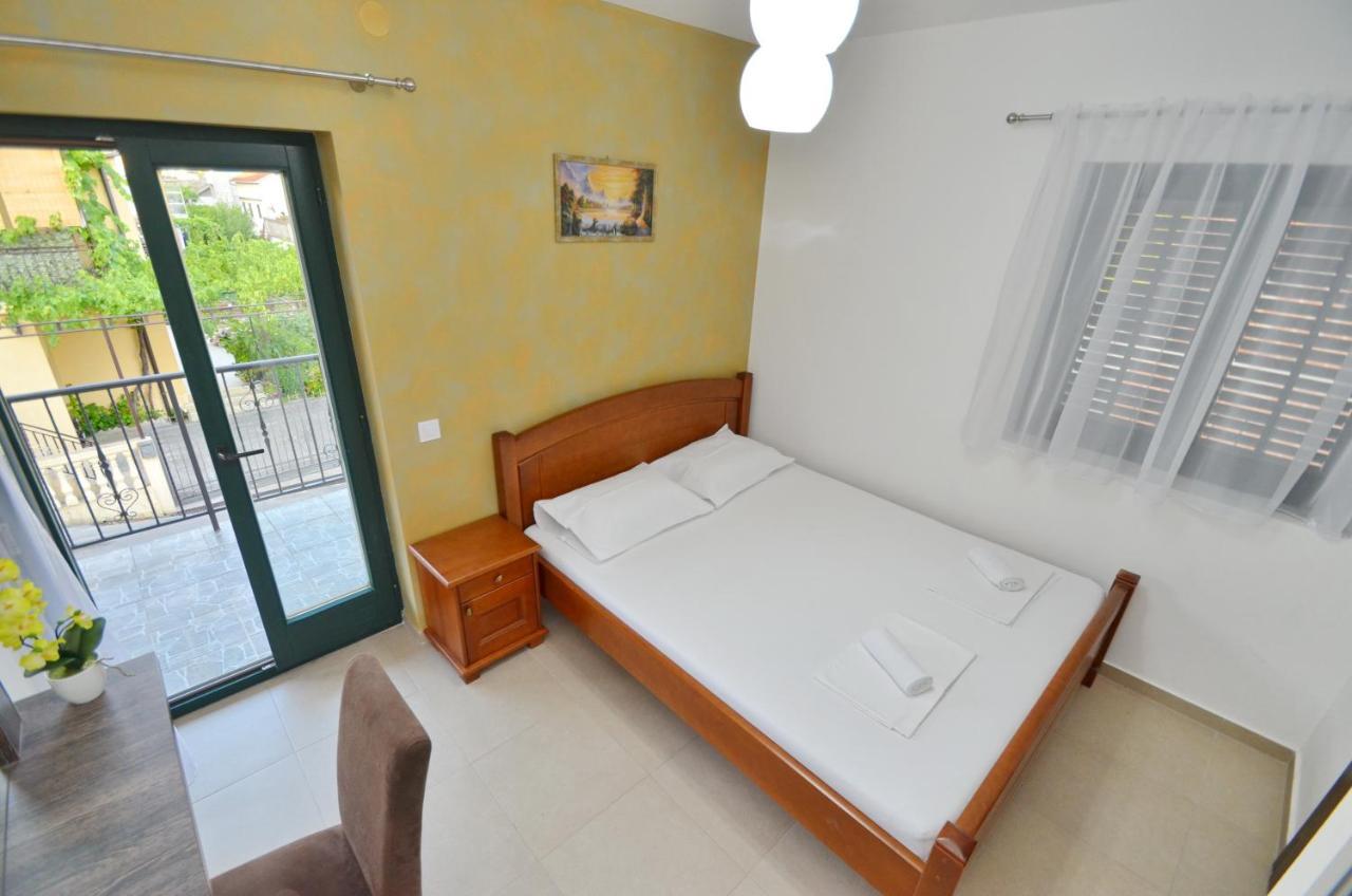 Apartments Lux S Tivat Eksteriør bilde