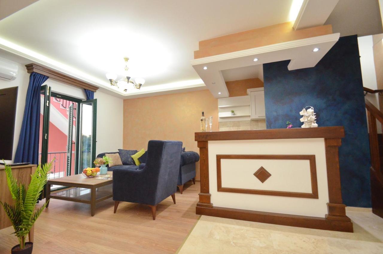 Apartments Lux S Tivat Eksteriør bilde