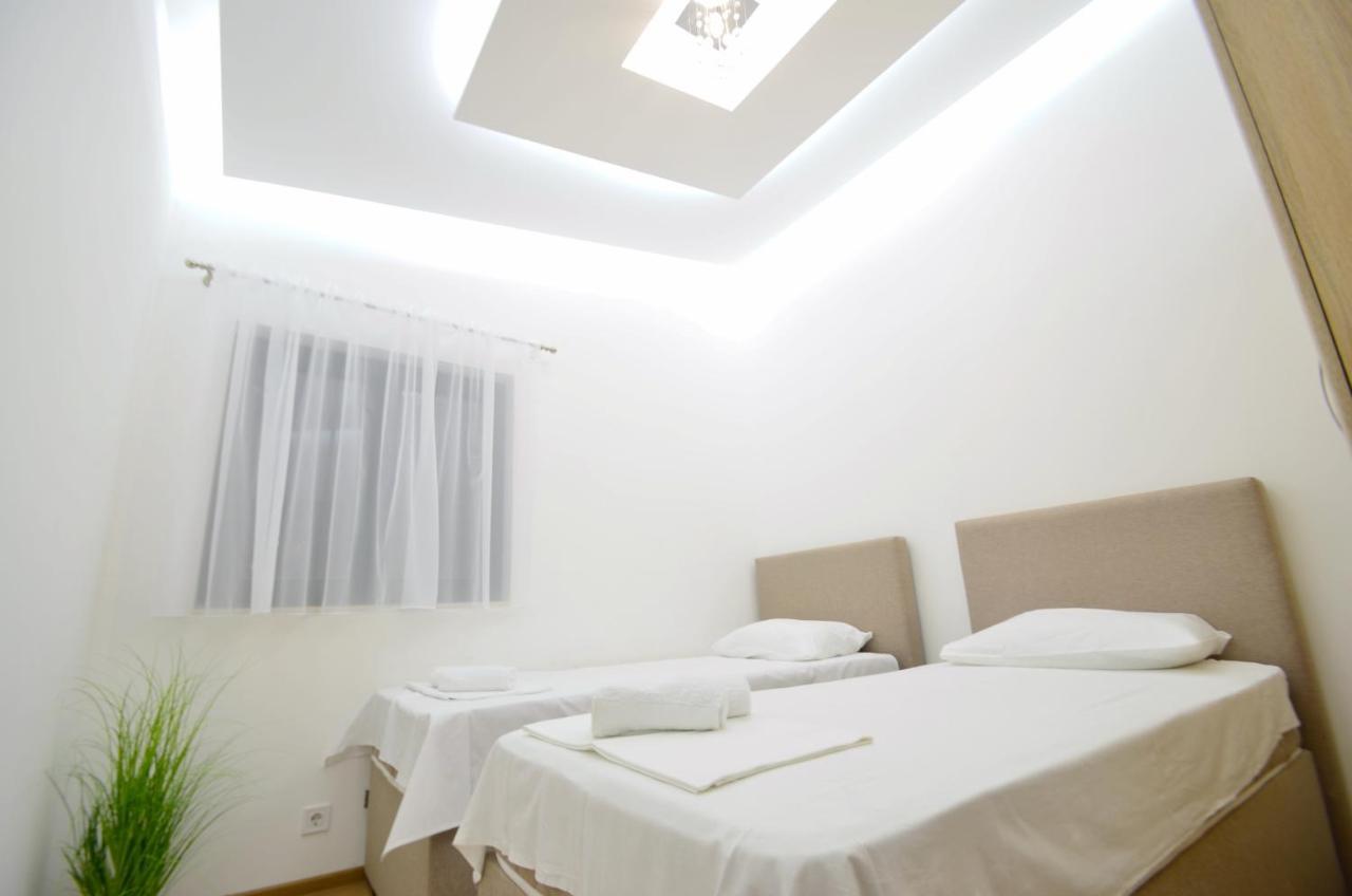 Apartments Lux S Tivat Eksteriør bilde