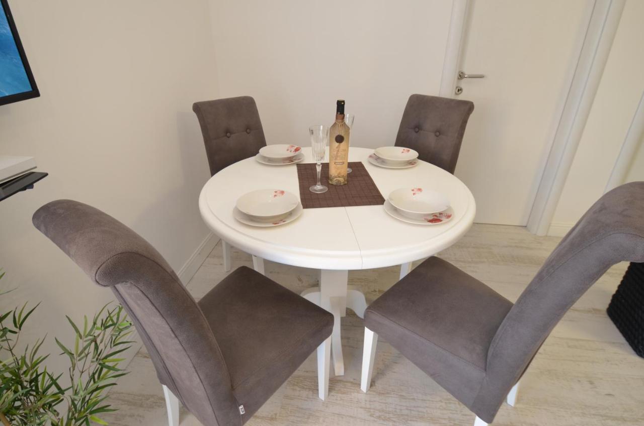 Apartments Lux S Tivat Eksteriør bilde