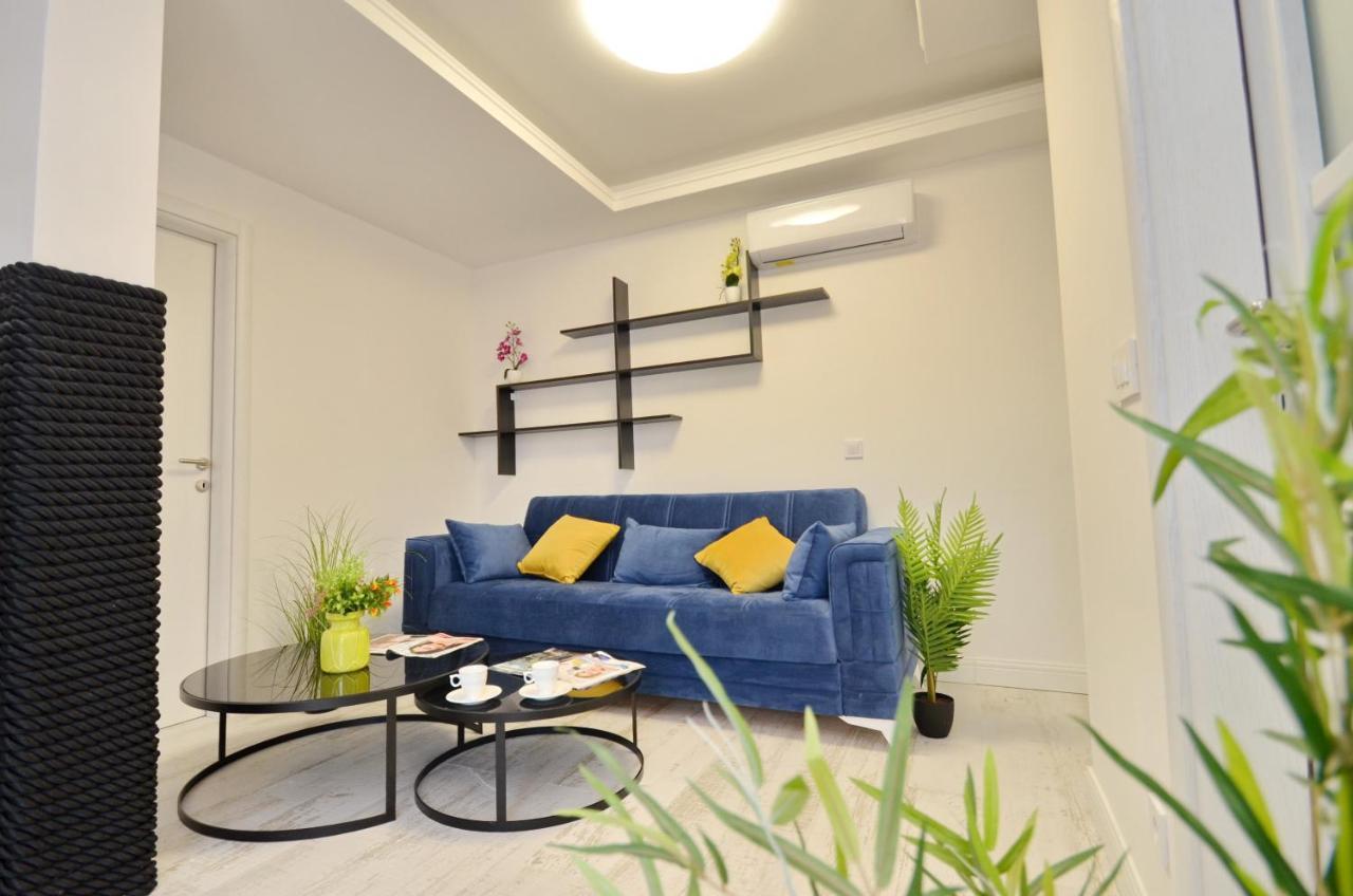 Apartments Lux S Tivat Eksteriør bilde