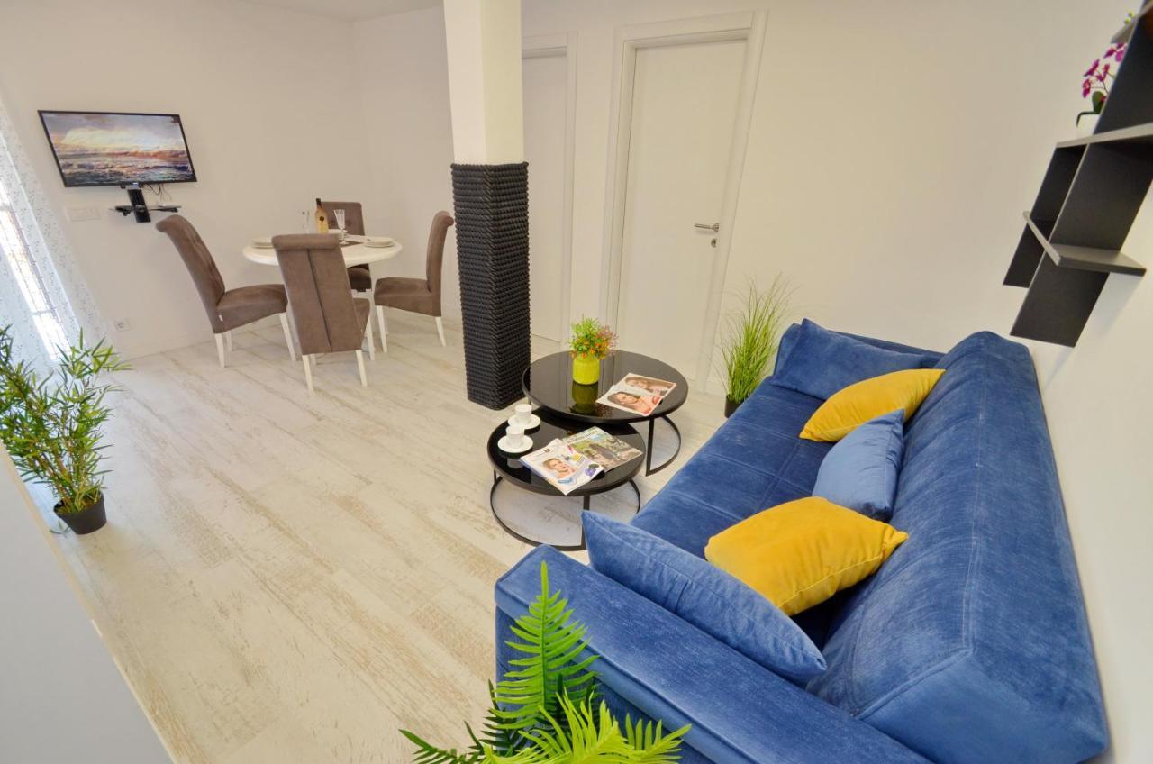 Apartments Lux S Tivat Eksteriør bilde
