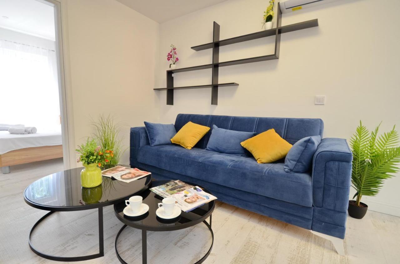 Apartments Lux S Tivat Eksteriør bilde