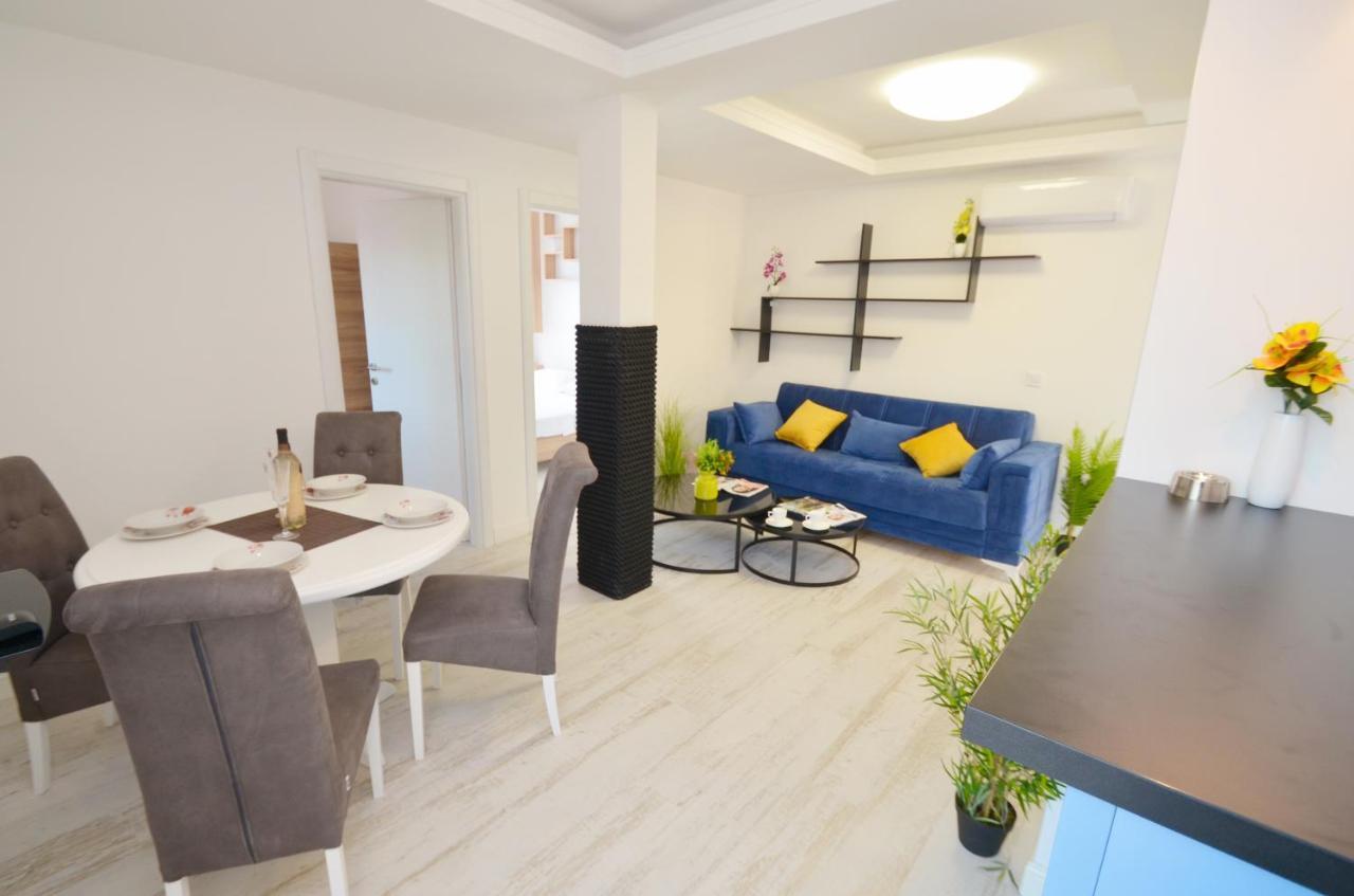 Apartments Lux S Tivat Eksteriør bilde