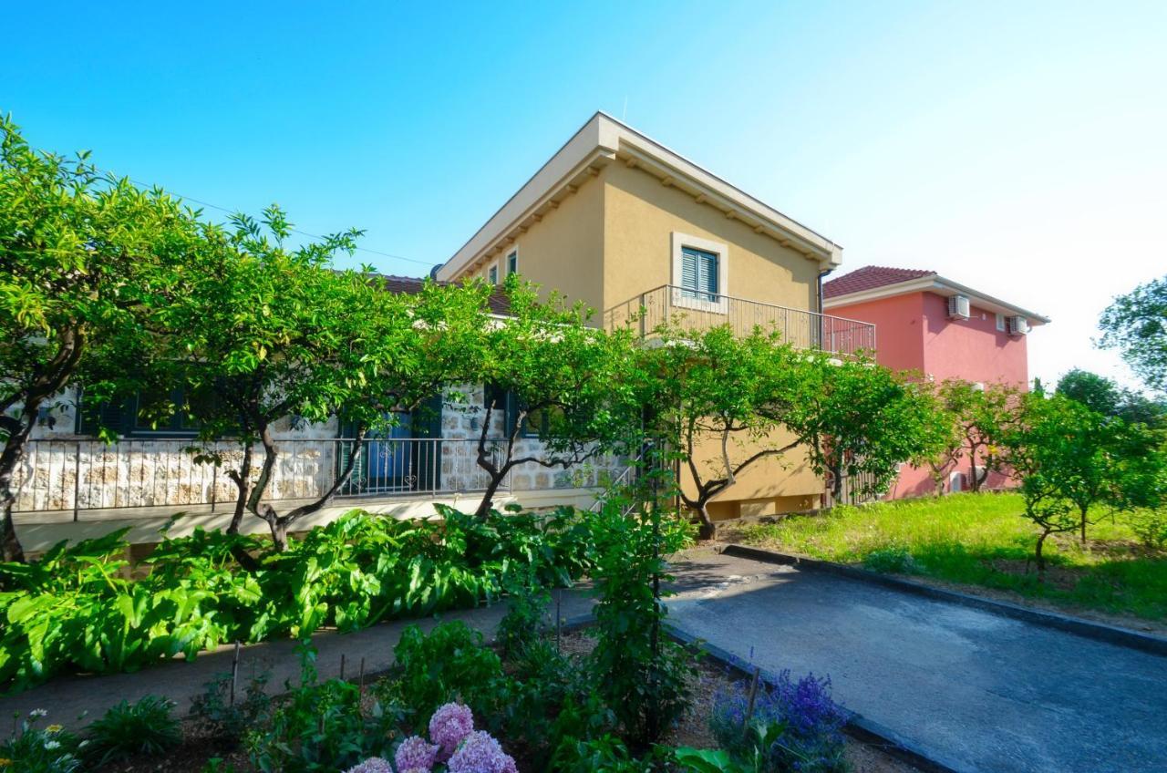 Apartments Lux S Tivat Eksteriør bilde