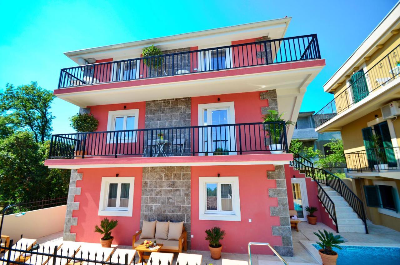 Apartments Lux S Tivat Eksteriør bilde