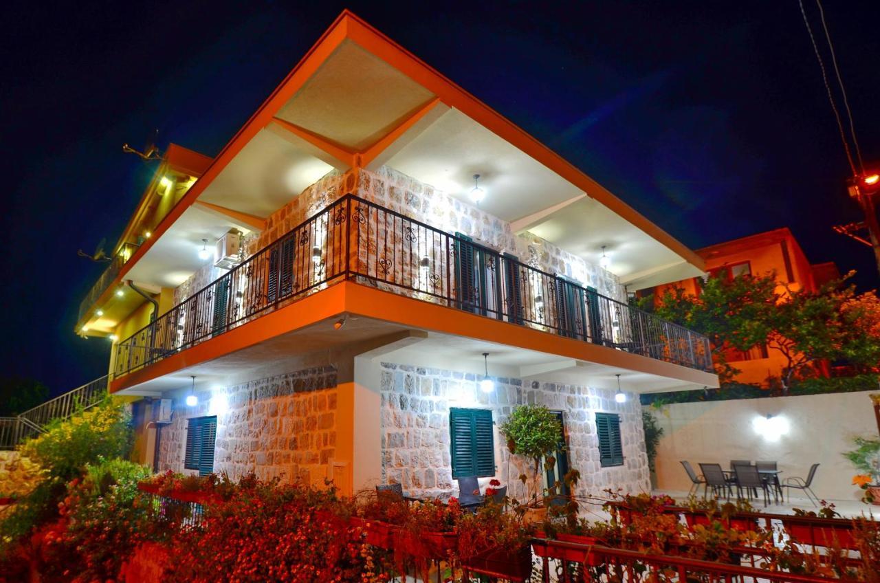 Apartments Lux S Tivat Eksteriør bilde